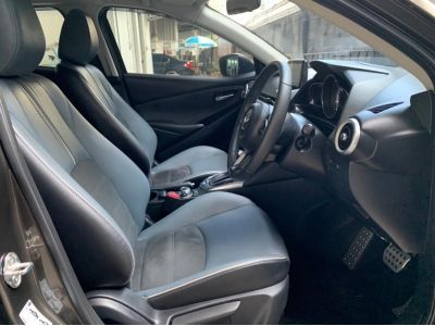 Mazda 2 1.3 S leather sedan 2021 รูปที่ 8